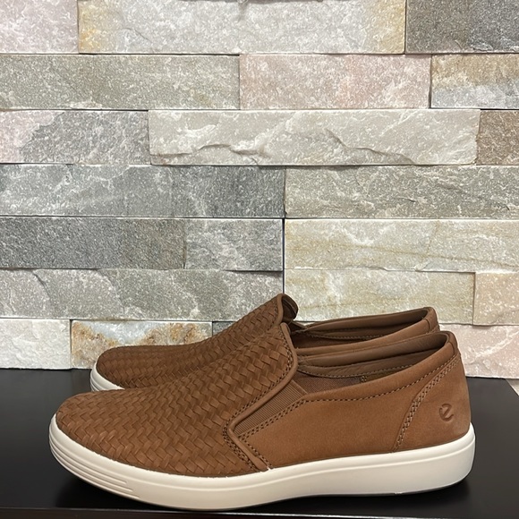 ECCO Men's Soft 7 Slip- On Sneaker - Picture 9 of 12